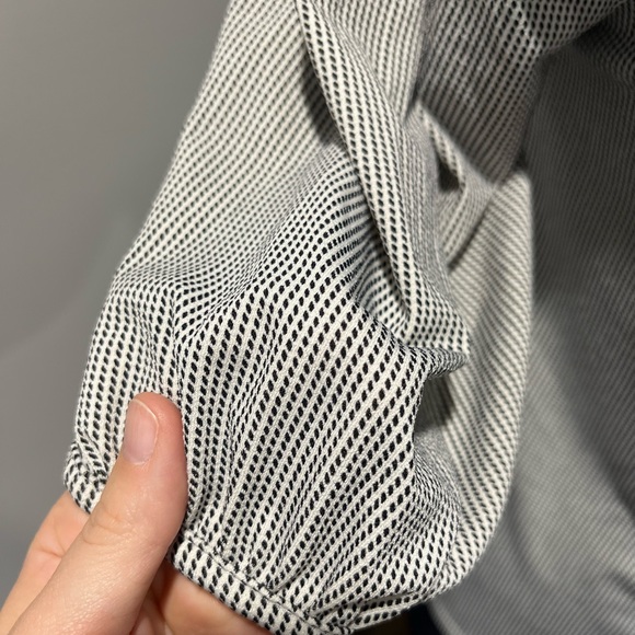 H&M Blouse - Picture 2 of 4